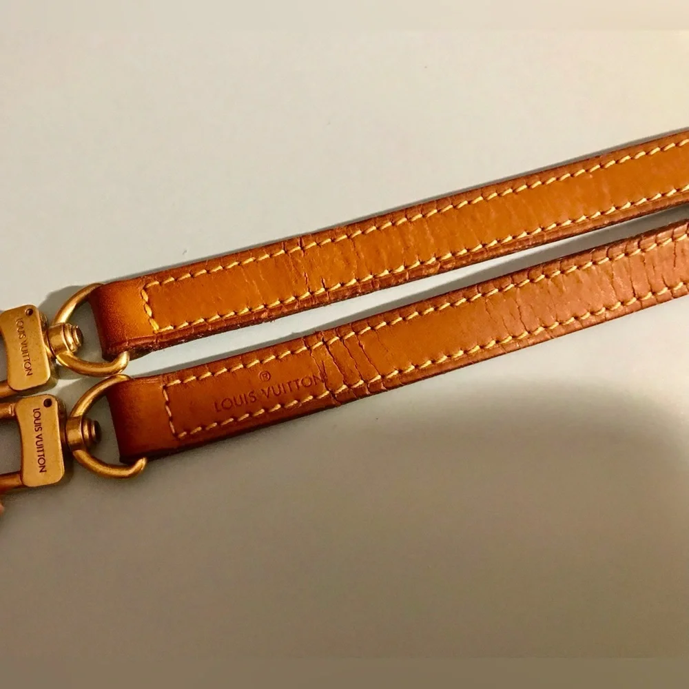 Louis Vuitton Pochette Shoulder Strap - Picture 3 of 15
